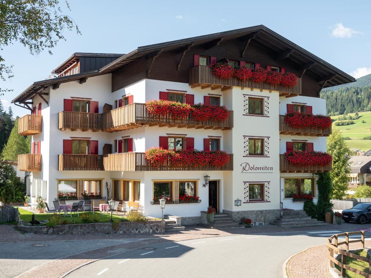 Hotel Dolomiten 3*