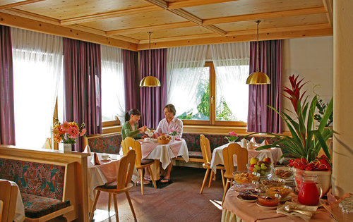 Dolomiten Hotel